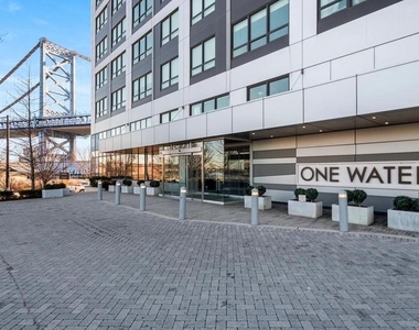 235 N Columbus Boulevard - Photo Thumbnail 41
