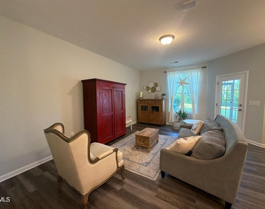 142 Walking Path Place - Photo Thumbnail 2