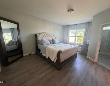 142 Walking Path Place - Photo Thumbnail 4