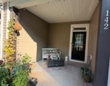142 Walking Path Place - Photo Thumbnail 6