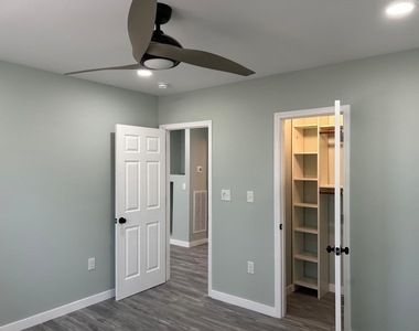 514 Spruce Street - Photo Thumbnail 9