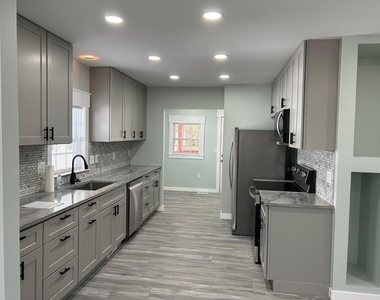 514 Spruce Street - Photo Thumbnail 1