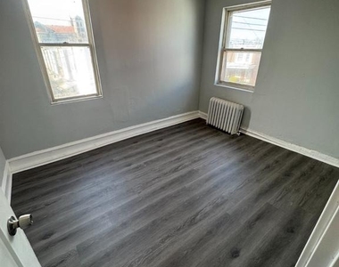 5583 Blakemore Street - Photo Thumbnail 8