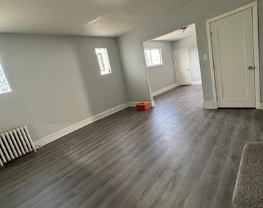 5583 Blakemore Street - Photo Thumbnail 5