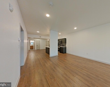 6237 Germantown Avenue - Photo Thumbnail 3