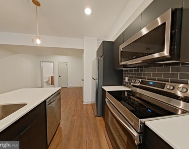 6237 Germantown Avenue - Photo Thumbnail 2