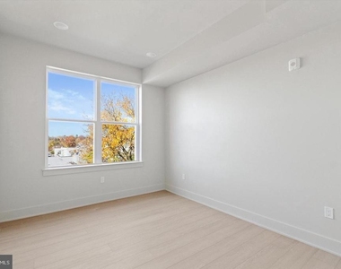 5521 Wayne Avenue - Photo Thumbnail 1