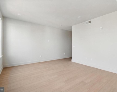 5521 Wayne Avenue - Photo Thumbnail 20