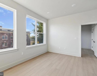 5521 Wayne Avenue - Photo Thumbnail 5