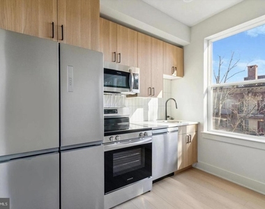 5521 Wayne Avenue - Photo Thumbnail 12