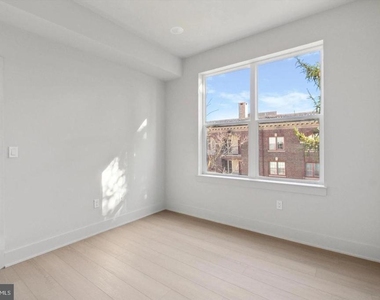 5521 Wayne Avenue - Photo Thumbnail 4