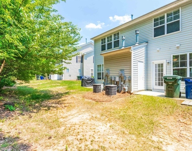 8825 Camden Park Drive - Photo Thumbnail 6