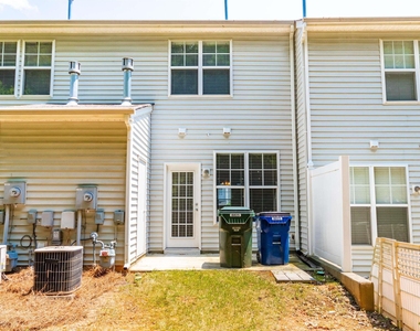 8825 Camden Park Drive - Photo Thumbnail 17