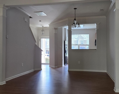 8825 Camden Park Drive - Photo Thumbnail 9