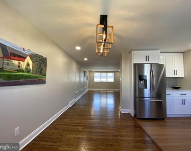12639 Biscayne Drive - Photo Thumbnail 7