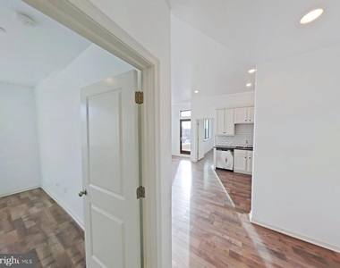 333 Earp Street - Photo Thumbnail 2