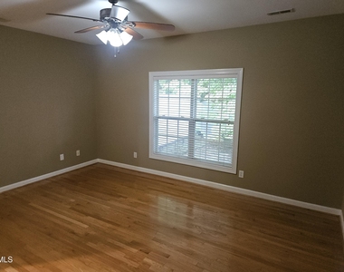 1600 Poets Glade Drive - Photo Thumbnail 3