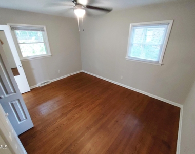 1720 Euclid Road - Photo Thumbnail 9