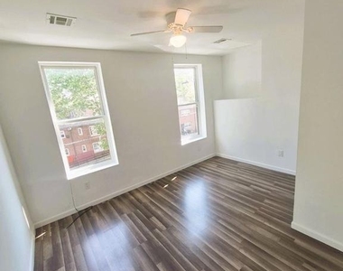 2626 Ridge Avenue - Photo Thumbnail 3