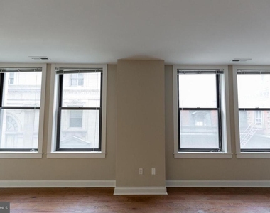 1411-1 Walnut Street - Photo Thumbnail 9