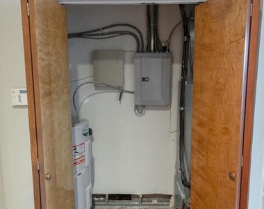 1411-1 Walnut Street - Photo Thumbnail 6