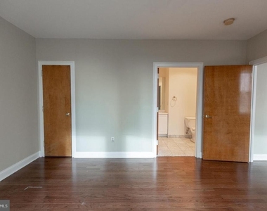 1411-1 Walnut Street - Photo Thumbnail 20
