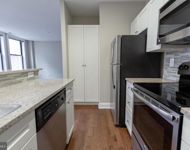 1411-1 Walnut Street - Photo Thumbnail 15