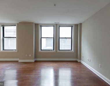 1411-1 Walnut Street - Photo Thumbnail 7