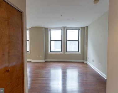 1411-1 Walnut Street - Photo Thumbnail 4