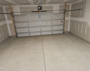 390 Hanging Elm Lane - Photo Thumbnail 19