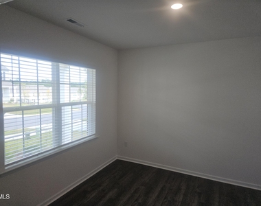390 Hanging Elm Lane - Photo Thumbnail 2