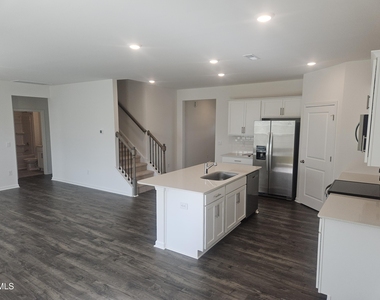 390 Hanging Elm Lane - Photo Thumbnail 4