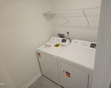 390 Hanging Elm Lane - Photo Thumbnail 15