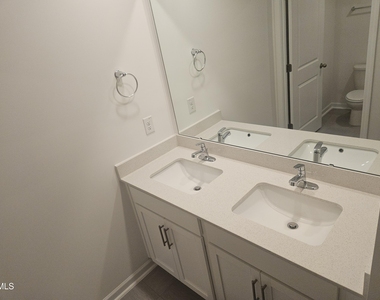 390 Hanging Elm Lane - Photo Thumbnail 18