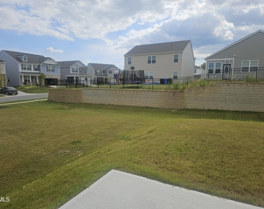 390 Hanging Elm Lane - Photo Thumbnail 21