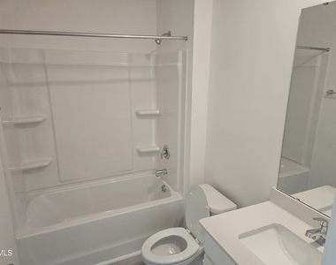 390 Hanging Elm Lane - Photo Thumbnail 8