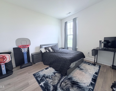 468 Winding Creek Drive - Photo Thumbnail 1