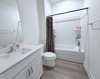 468 Winding Creek Drive - Photo Thumbnail 12