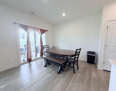 468 Winding Creek Drive - Photo Thumbnail 6