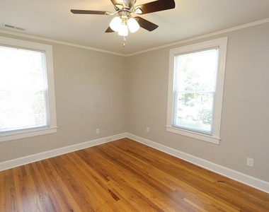 102 E Edgewood Drive - Photo Thumbnail 9