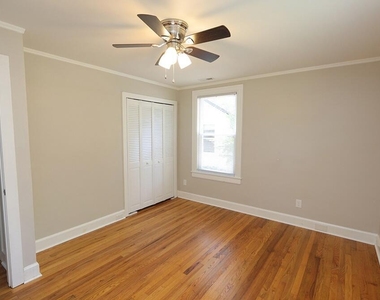 102 E Edgewood Drive - Photo Thumbnail 10
