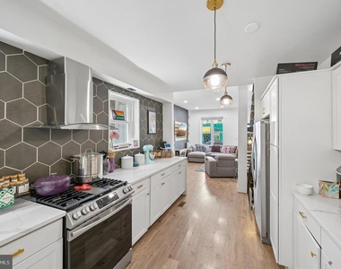 2540 W Montgomery Avenue - Photo Thumbnail 14
