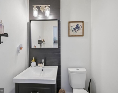 2540 W Montgomery Avenue - Photo Thumbnail 18