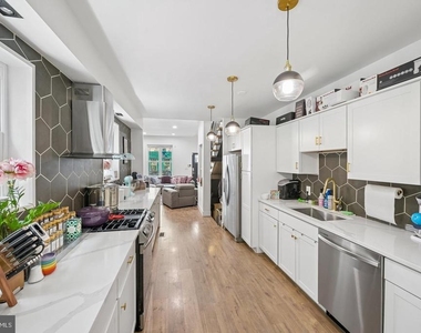 2540 W Montgomery Avenue - Photo Thumbnail 13