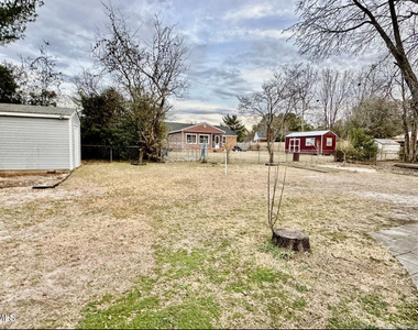 5214 Rodwell Road - Photo Thumbnail 11