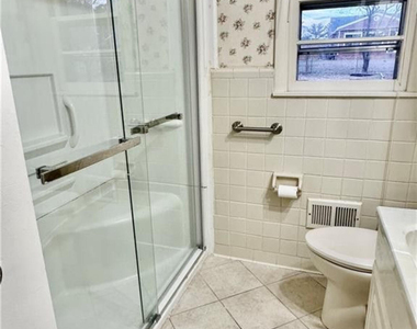 5214 Rodwell Road - Photo Thumbnail 7