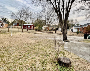 5214 Rodwell Road - Photo Thumbnail 10