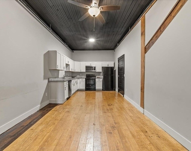 202 S Main Street - Photo Thumbnail 3