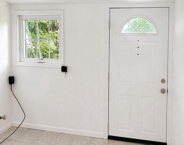 303 E Vernon Road - Photo Thumbnail 10