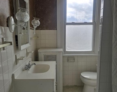 4202 Tyson Avenue - Photo Thumbnail 4